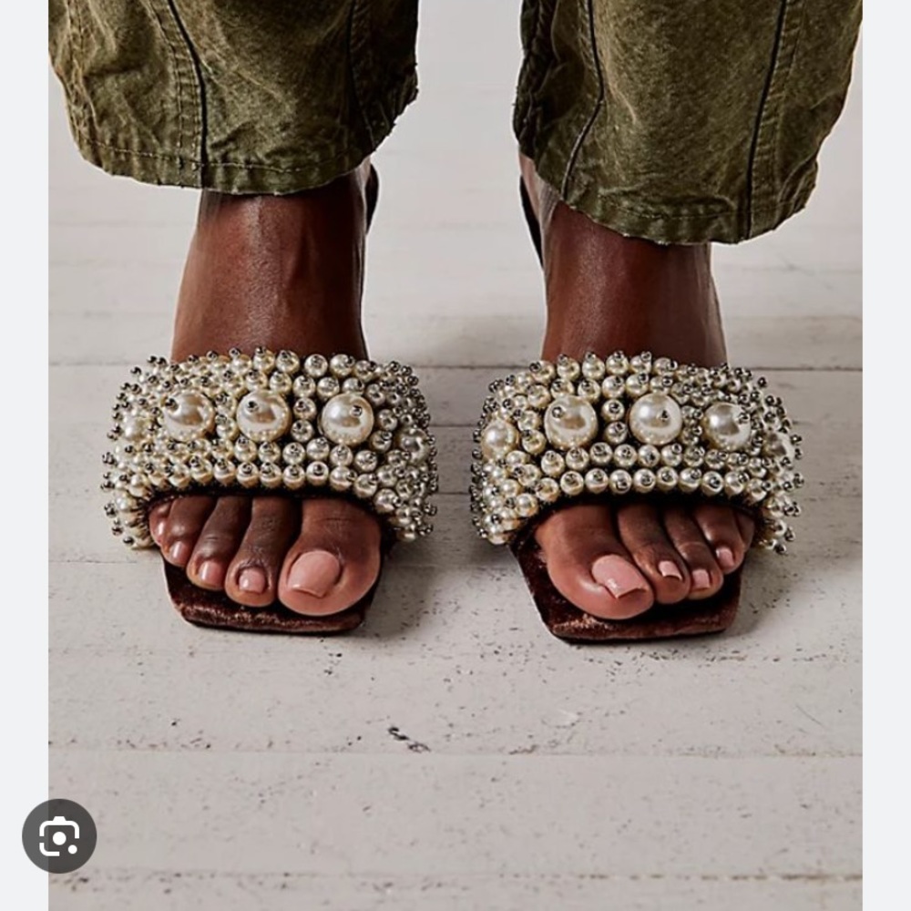 New Free People Jeffrey Campbell Portia Pearl Heels.     Size Us 6